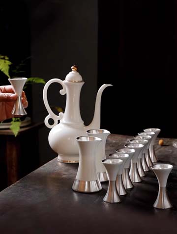 手工羊脂玉瓷鎏银酒具